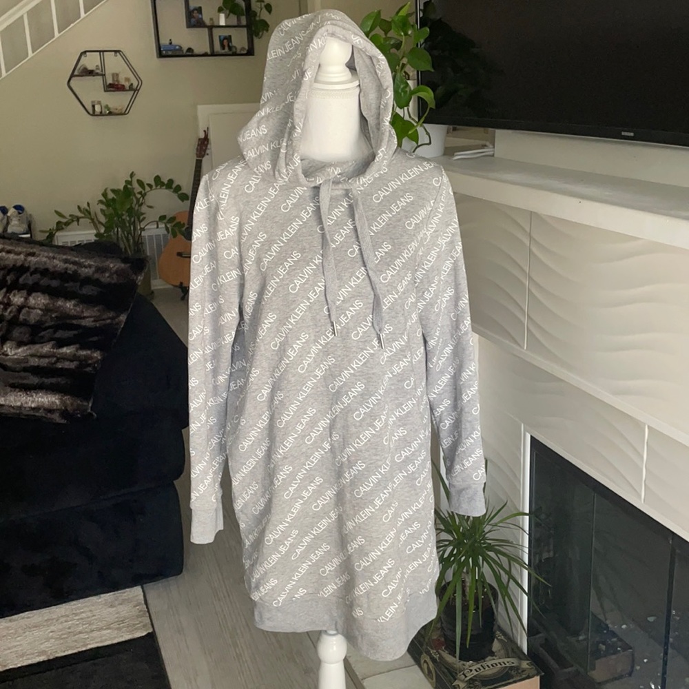 Calvin Klein long sleeve sweater